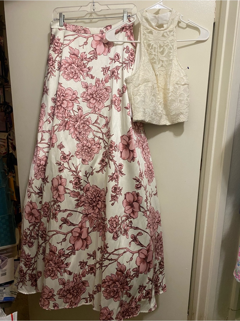 Windsor 2 Pc Formal Dress 7 8 M Ivory Lace Halter Top Pink Floral Maxi Skirt
